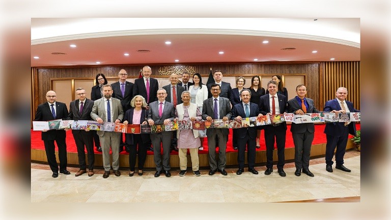 ইউরোপীয় ভিসা সেন্টার দিল্লি থেকে ঢাকায় আনার আহ্বান প্রধান উপদেষ্টার