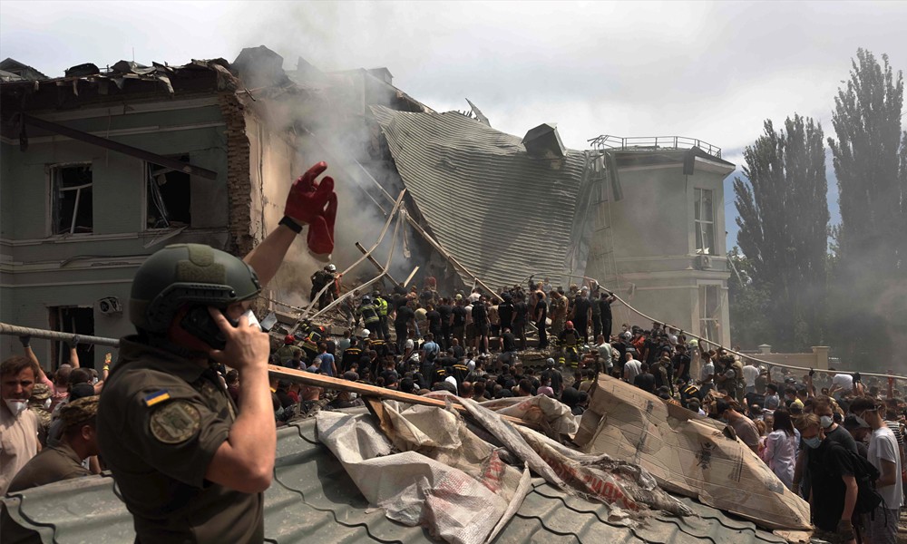 ইউক্রেনের একাধিক শহরে রুশ হামলা, নিহত ২৩