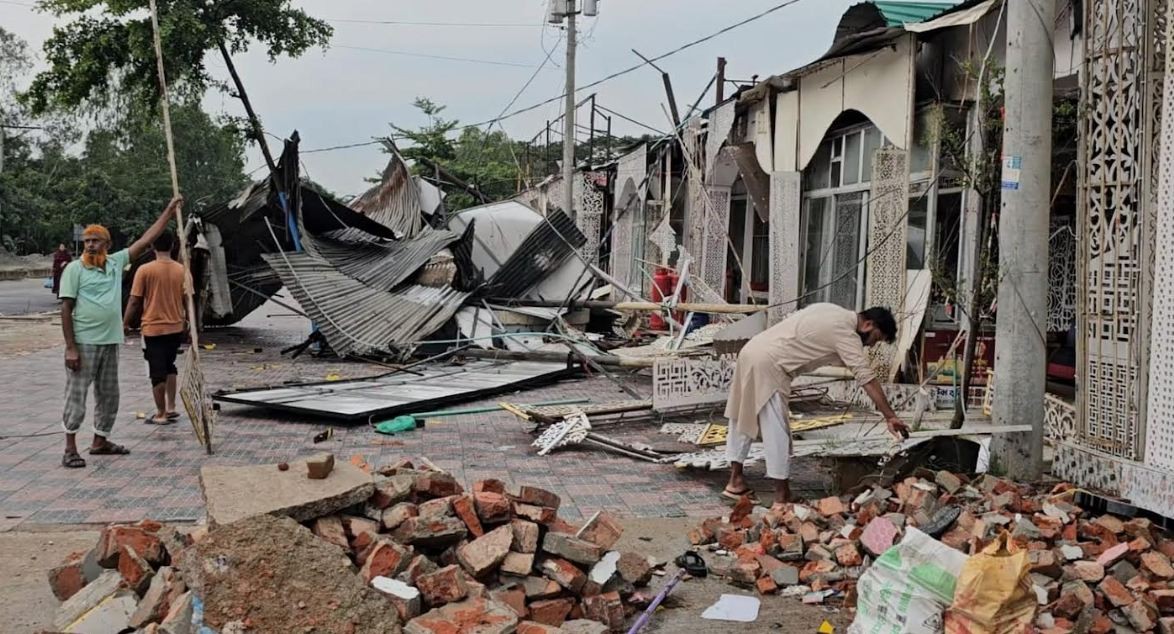 ২০ সেকেন্ডের ঝড়ে দুই কোটি টাকার ক্ষয়ক্ষতি