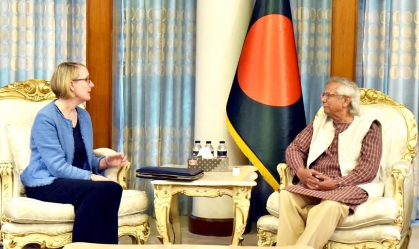 পাচারকৃত অর্থ ফিরিয়ে আনতে ব্রিটিশ সরকারের সহযোগিতা চেয়েছেন ড. ইউনূস