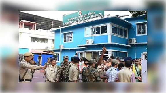 আগরতলায় হাইকমিশনে হামলার ঘটনায় ৩ পুলিশ বরখাস্ত, আটক ৭