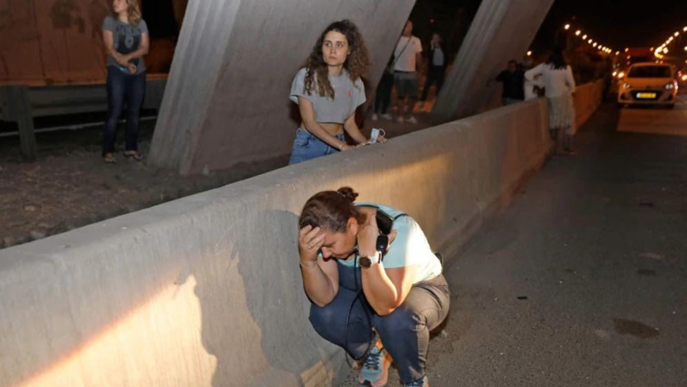 আবারও ইসরাইলে ক্ষেপণাস্ত্র হামলা হুথিদের, মধ্যরাতে আশ্রয়কেন্দ্রে ভিড়