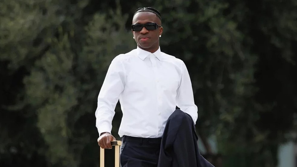 ফুটবল ক্লাব কেনার পরিকল্পনায় ভিনিসিয়ুস