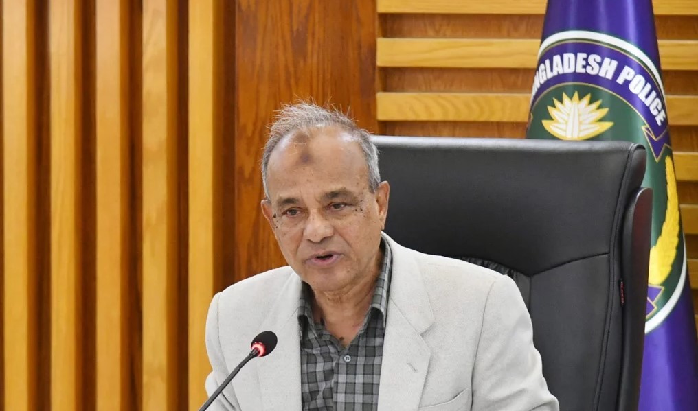 ভূমিদস্যুদের ছাড় দেওয়া হবে না: স্বরাষ্ট্র উপদেষ্টা