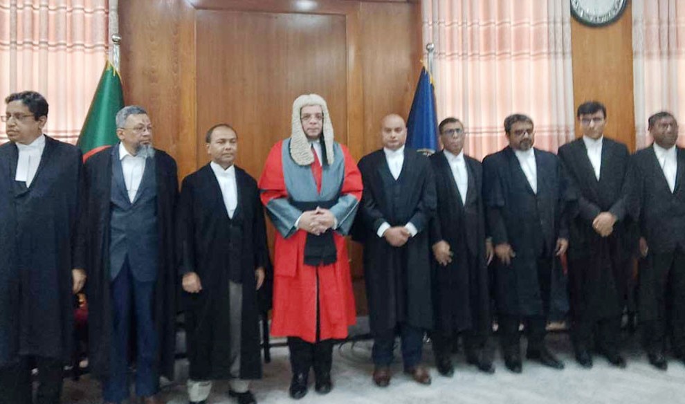 শপথ নিলেন নতুন ২৫ বিচারপতি