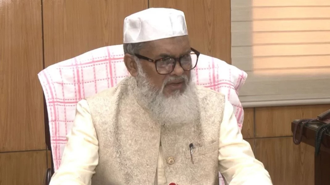 ৮ কোটি টাকা ফেরত পাবেন ৪৯৭৮ সরকারি হাজিরা : ধর্ম উপদেষ্টা