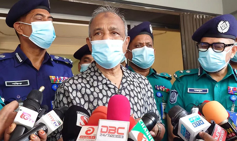 তারেক রহমানের দেশে ফিরতে কোনো বাধা নেই : উপদেষ্টা