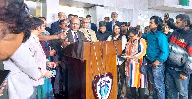 রাজনৈতিক প্রভাবমুক্ত হয়ে ন্যায়নিষ্ঠার সঙ্গে দায়িত্ব পালনের প্রতিশ্রুতি