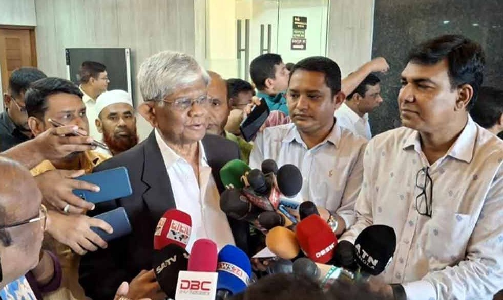 পুলিশের জন্য কেনা হবে ৪০ হাজার বডি ক্যামেরা: উপদেষ্টা সালেহউদ্দিন