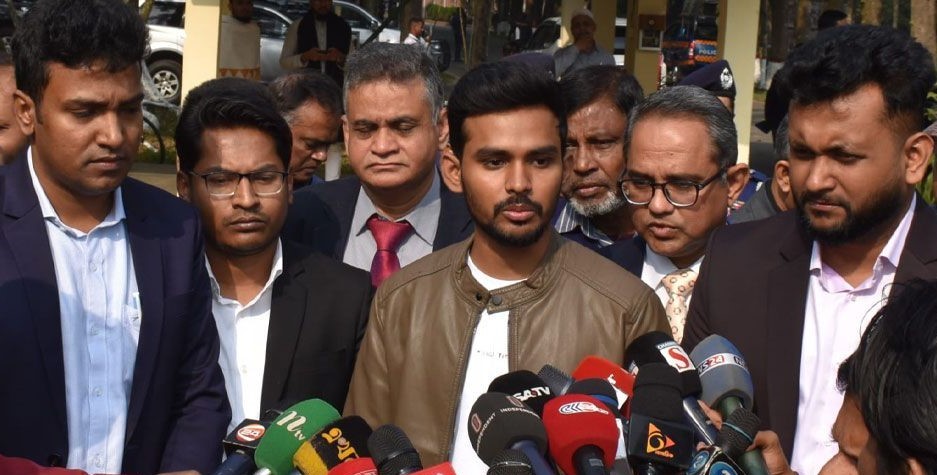 জাতীয় স্বার্থ কমপ্রোমাইজ করে কোনো পররাষ্ট্রনীতি গ্রহণ করব না: আসিফ মাহমুদ