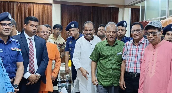 এবার পূজার আয়োজন খুবই ভালো : স্বরাষ্ট্র উপদেষ্টা