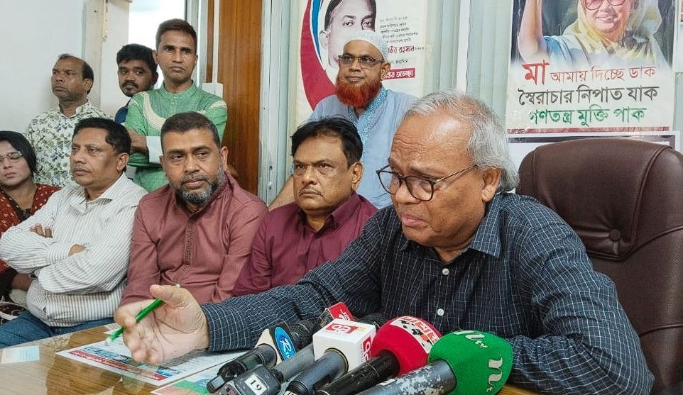 প্রধান উপদেষ্টা-তারেক রহমানের বৈঠক দেশের রাজনীতিতে সুবাতাস বয়ে আনবে: রিজভী