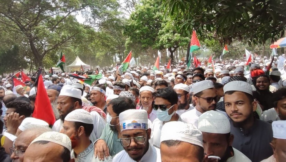 ‘মার্চ ফর গাজা’ স্রোতের মতো আসছে মিছিল, কানায় কানায় পূর্ণ সোহরাওয়ার্দী উদ্যান