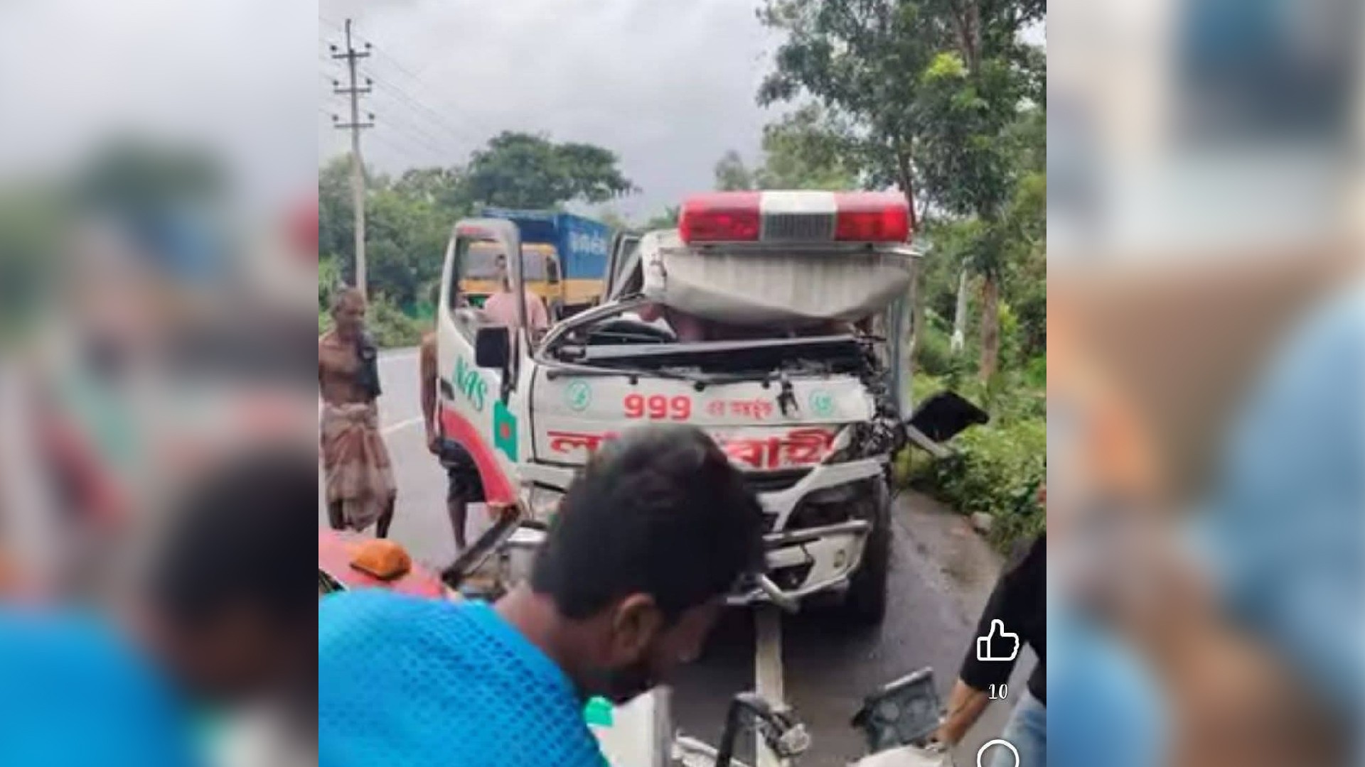 কুমিল্লায় দুর্ঘটনার শিকার লাশবাহী এ্যাম্বুলেন্স, নিহত ২