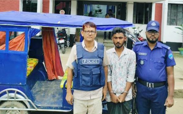 কুমিল্লায় চোরাই অটোরিক্সা উদ্ধারসহ গ্রেফতার ১